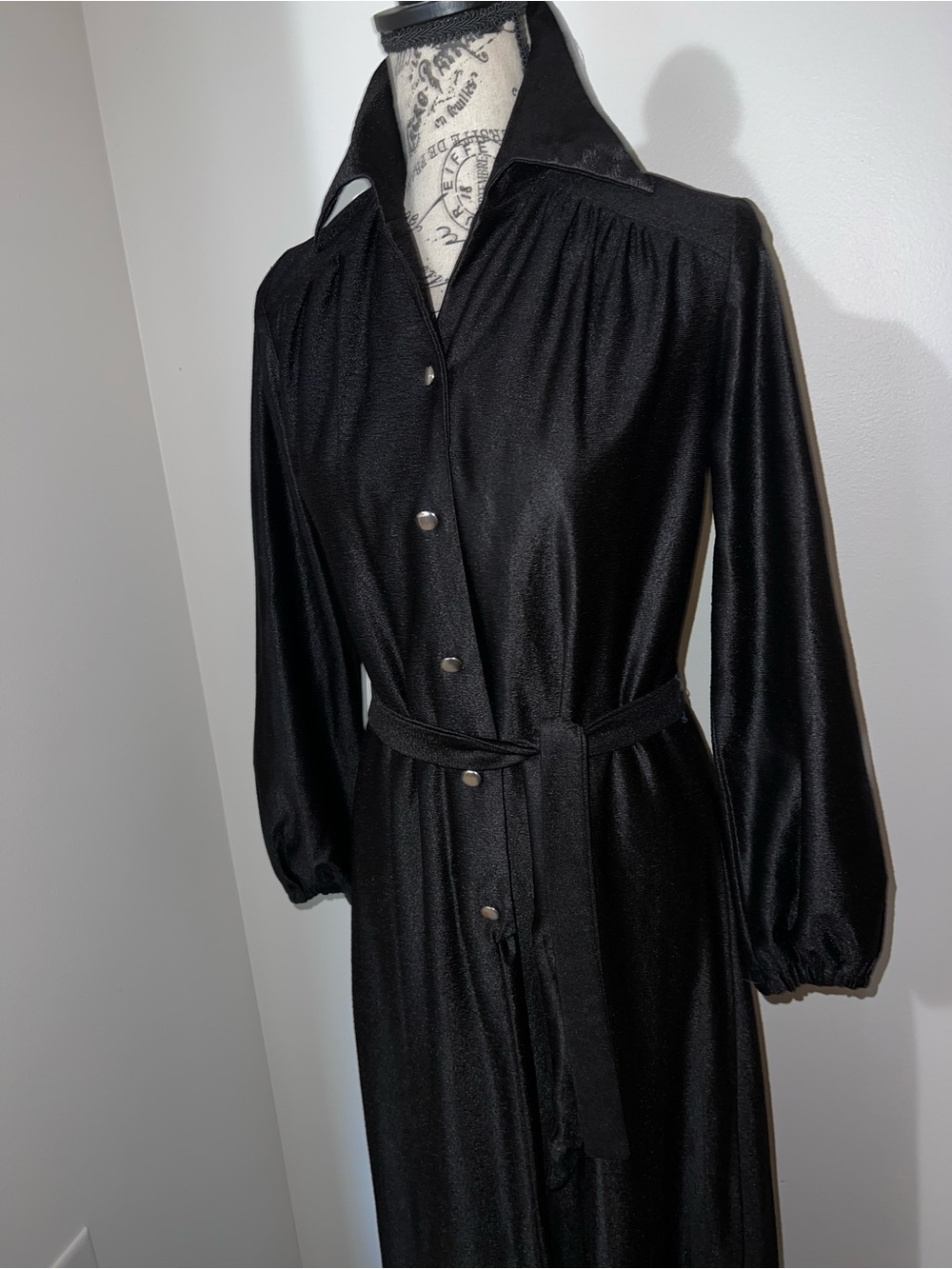 VTG 70s Dedra Designs Liquid Black Knit Maxi Shirtdress Snap Front Size 10 - Picture 4 of 14